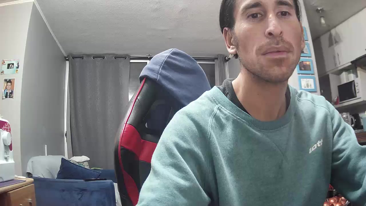milyfernando Live Cam Screenshot – 2025-08-16 02:18:23