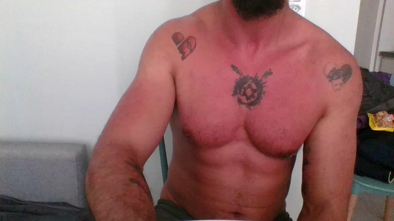 mj46690 Live Cam Screenshot – 2025-08-16 18:26:57