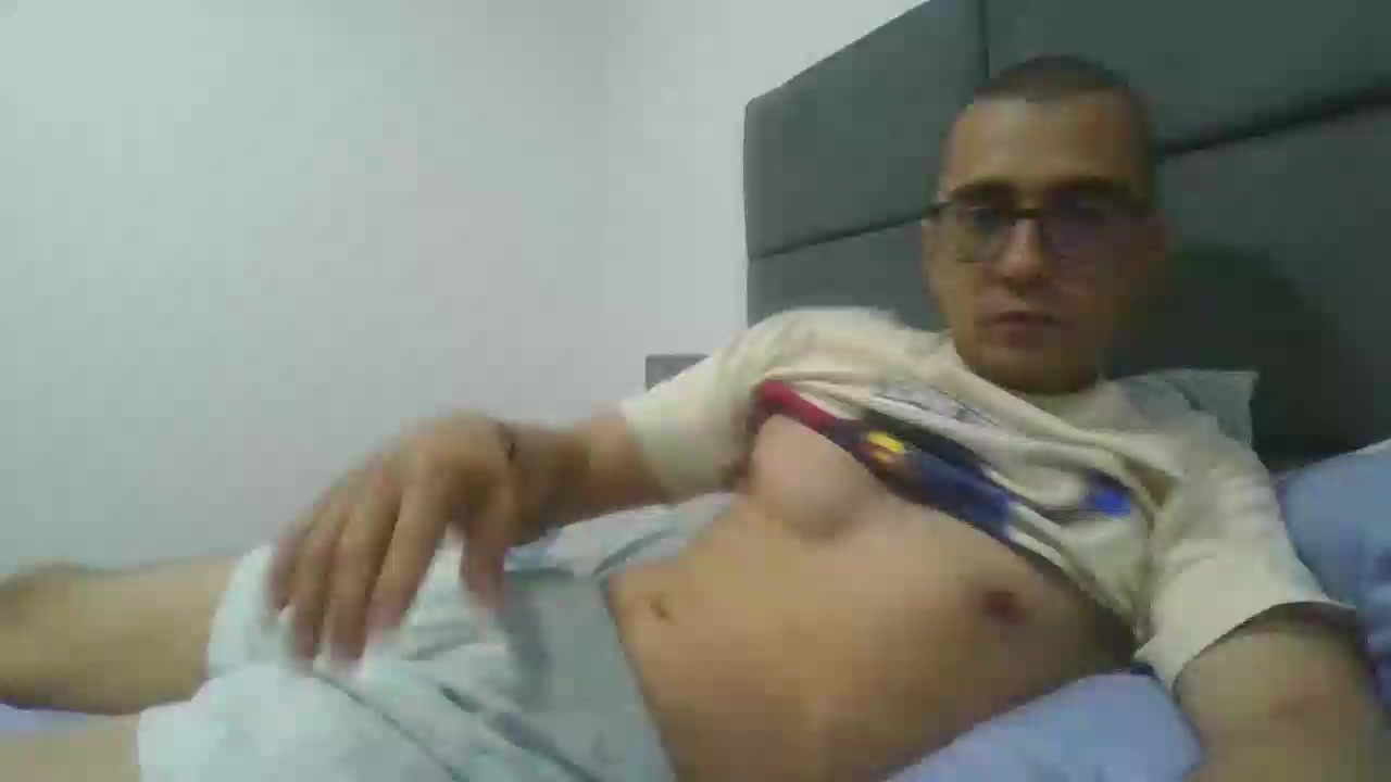 morenobogs Live Cam Screenshot – 2025-08-23 02:22:12