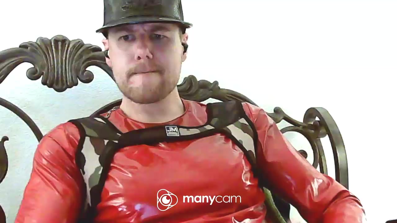 musclepig666 Live Cam Screenshot – 2025-08-30 10:22:45