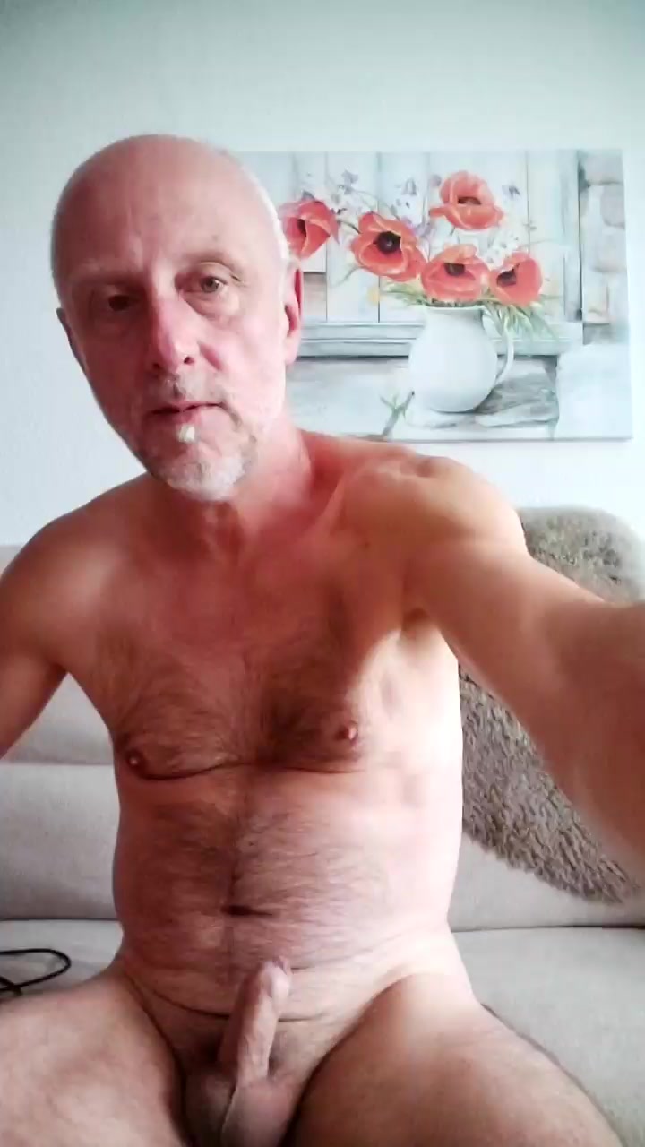 newmanbody Live Cam Screenshot – 2025-08-05 07:48:27