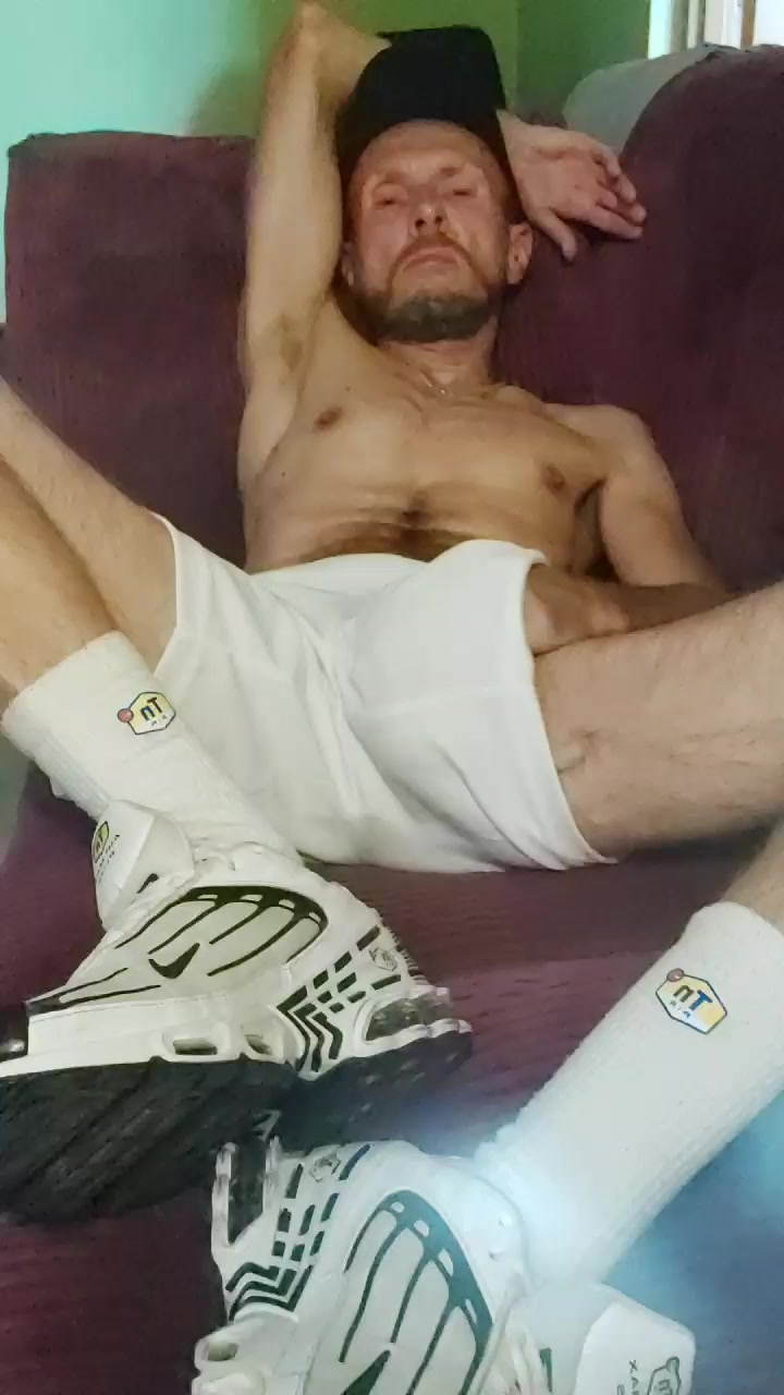 nike1975pl Live Cam Screenshot – 2025-08-15 05:28:32
