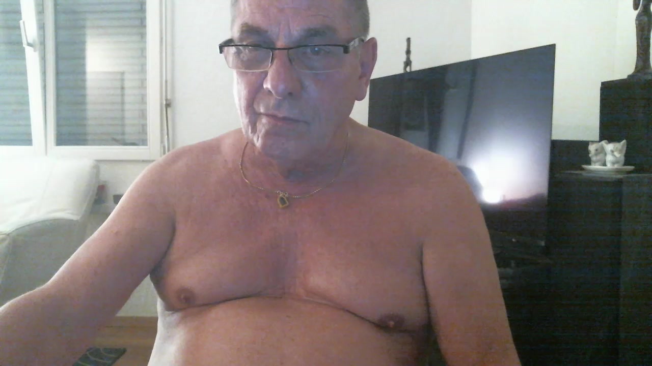 nikista Live Cam Screenshot – 2025-08-12 21:01:54