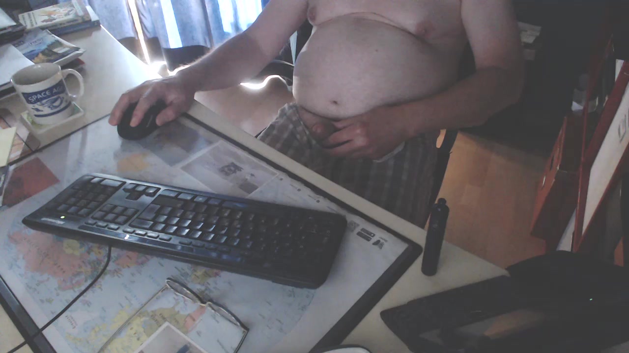 nylondwt Live Cam Screenshot – 2025-08-20 07:52:26