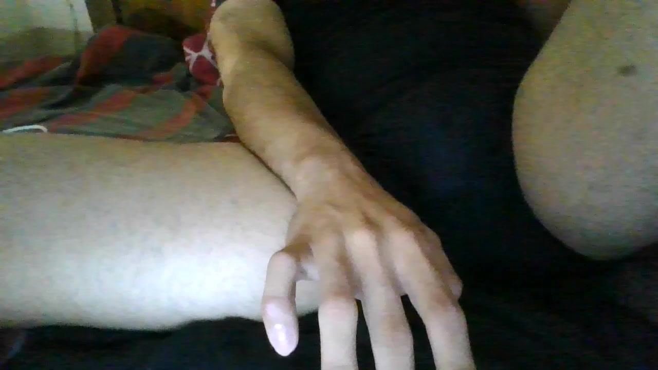 oscarmf94 Live Cam Screenshot – 2025-08-16 04:56:42