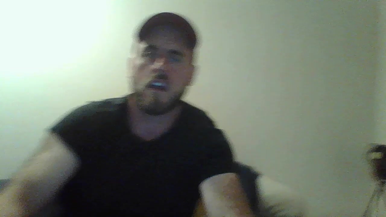 pespoit Live Cam Screenshot – 2025-09-01 00:25:06