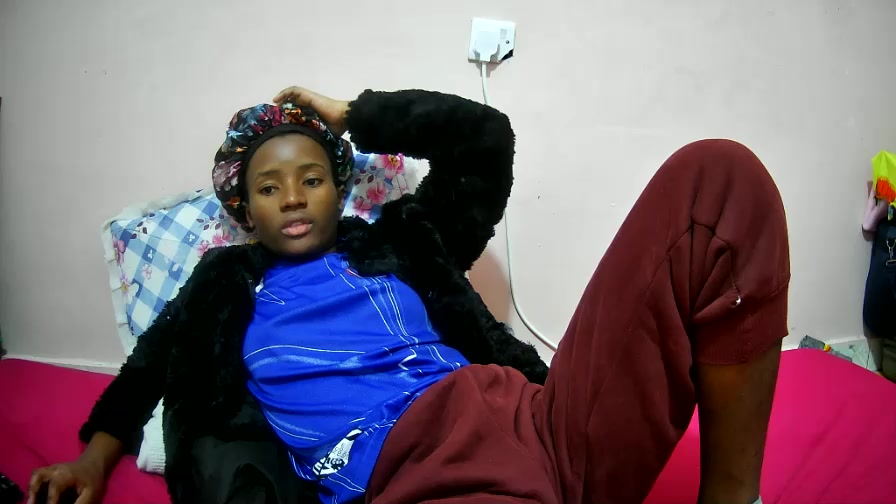 petitetasha Live Cam Screenshot – 2025-08-21 07:00:38