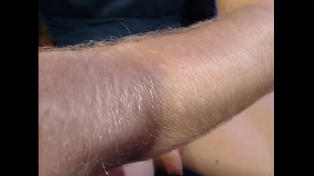 phil117 Live Cam Screenshot – 2025-08-04 19:14:39