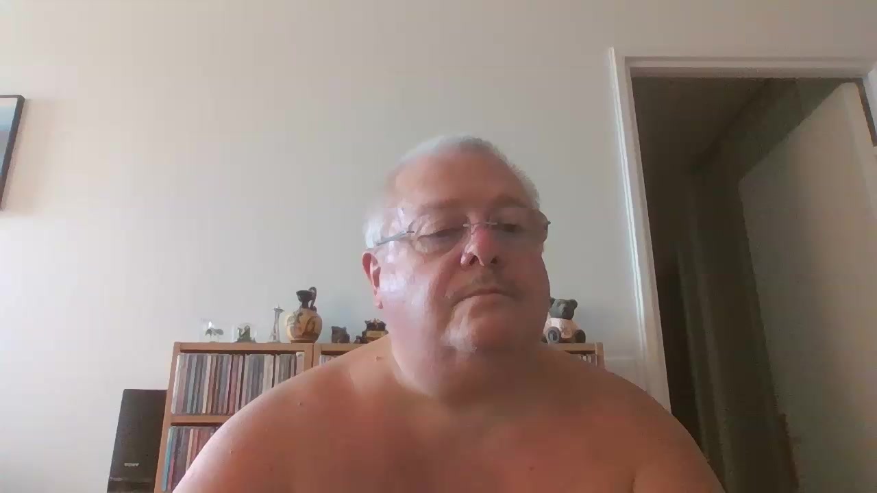 philou75xxx Live Cam Screenshot – 2025-08-04 11:10:05