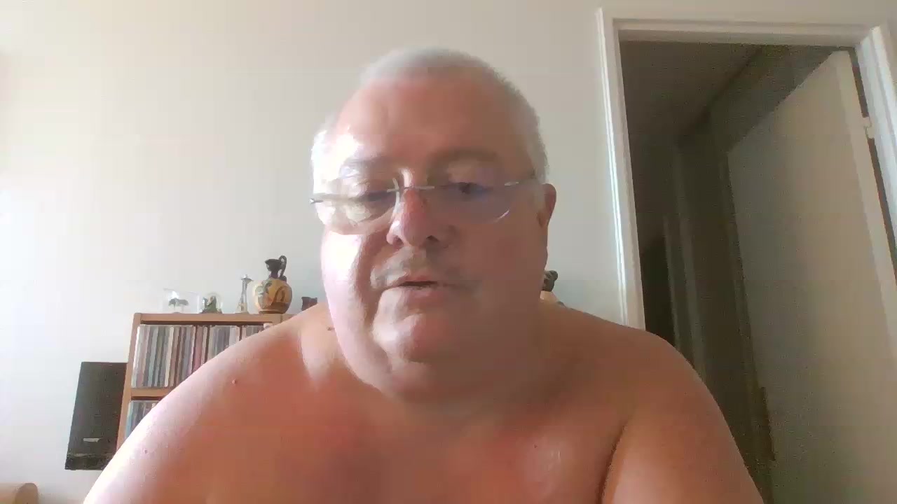 philou75xxx Live Cam Screenshot – 2025-08-05 13:49:58