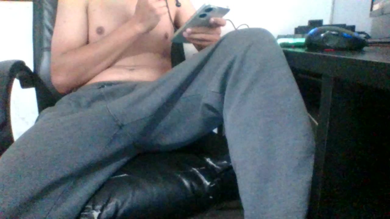 picabrerick2023 Live Cam Screenshot – 2025-10-22 17:25:49