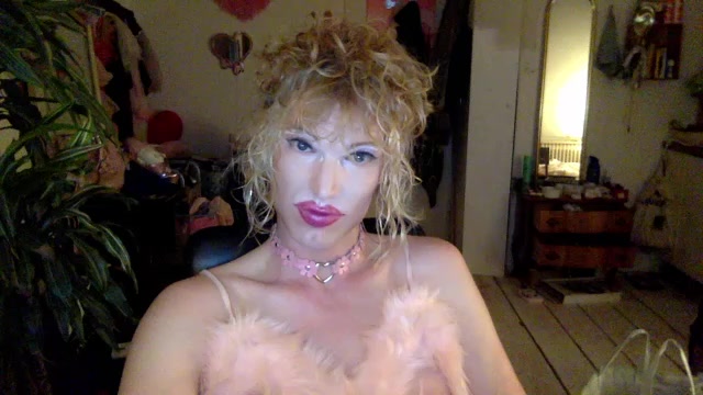 pinkyfagyboy Live Cam Screenshot – 2025-08-05 20:23:59