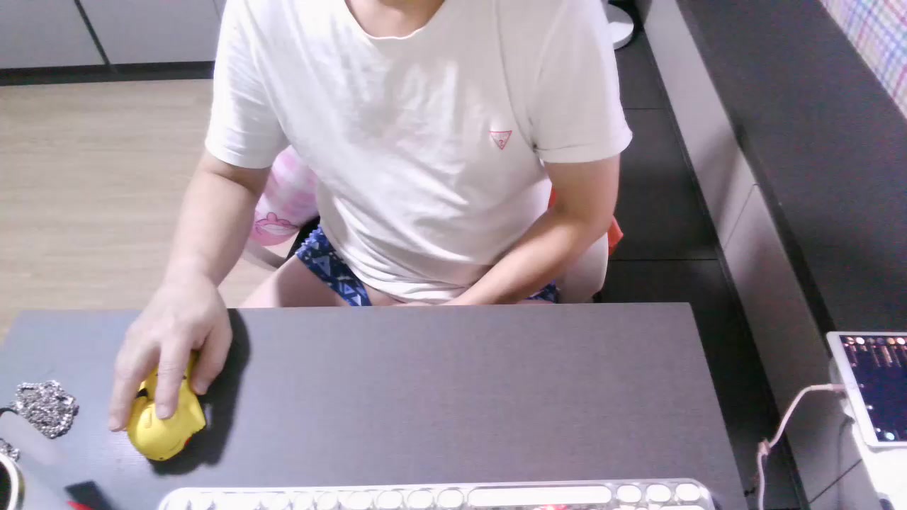 pisces6900 Live Cam Screenshot – 2025-08-26 23:38:21