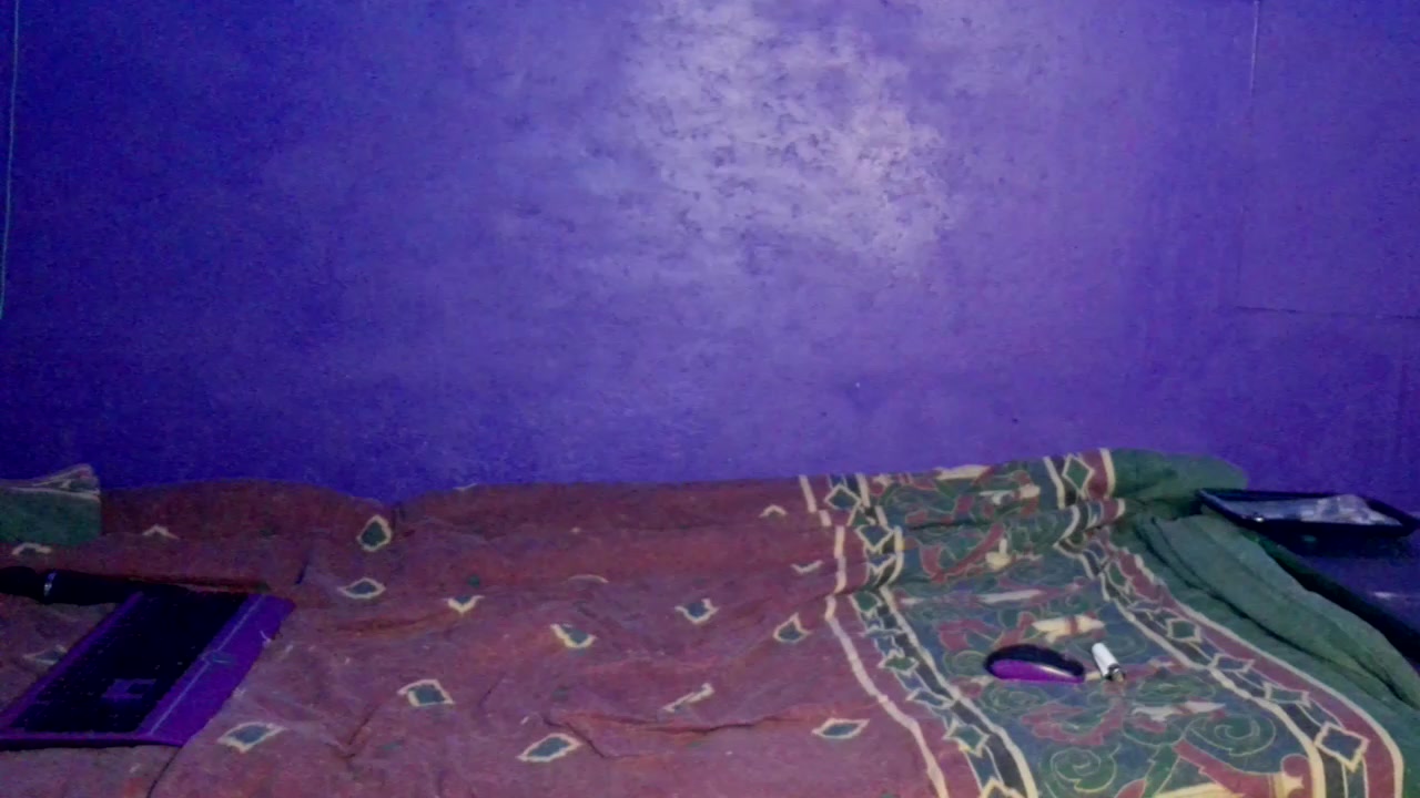 purplediamond79 Live Cam Screenshot – 2025-08-08 04:44:20