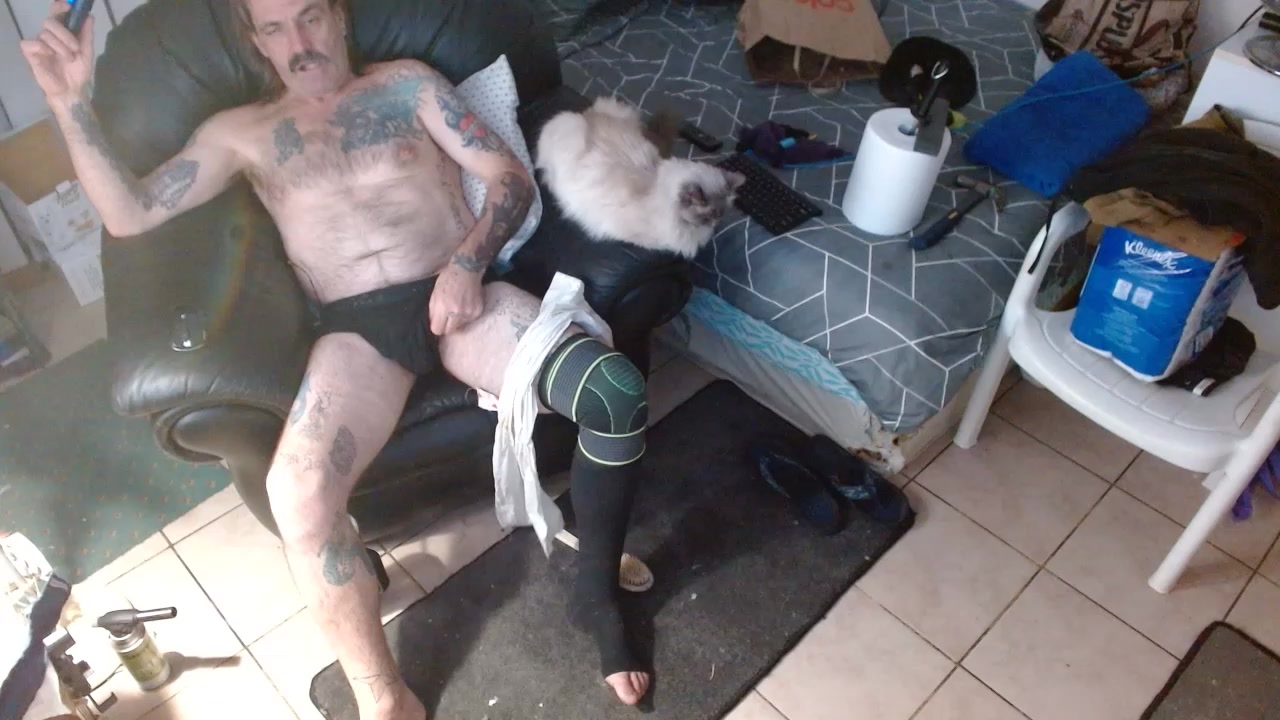 qwerty77771 Live Cam Screenshot – 2025-10-11 20:23:52