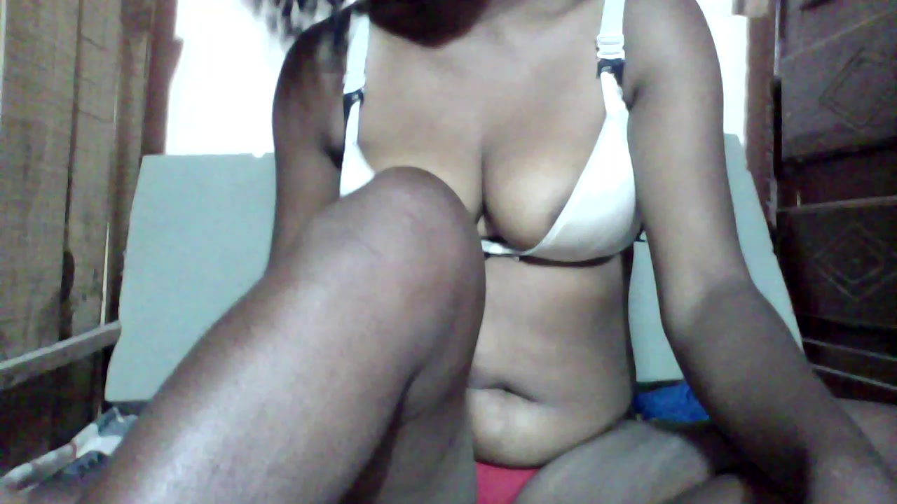 raharisoatafit3 Live Cam Screenshot – 2025-08-05 06:47:04