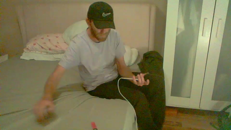randomboy4 Live Cam Screenshot – 2025-08-16 00:24:22
