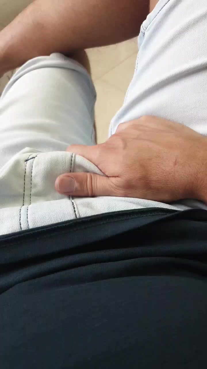 readytocum9 Live Cam Screenshot – 2025-08-14 11:41:50