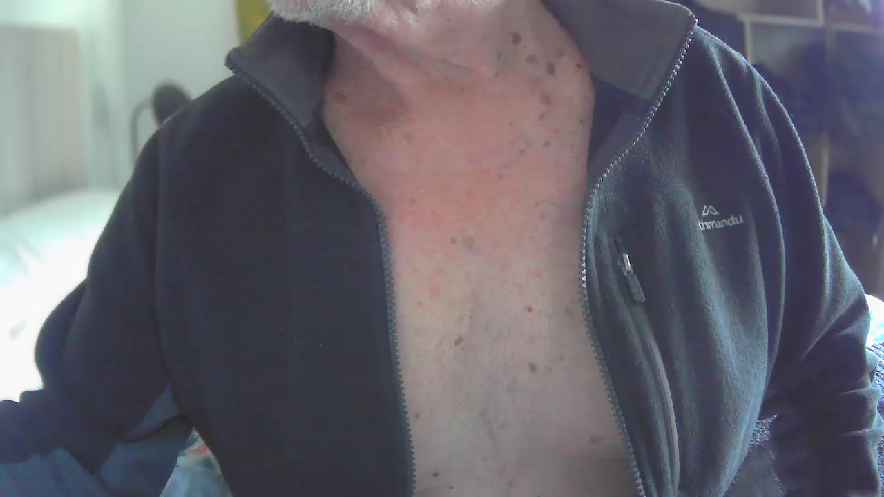 regularlyhot Live Cam Screenshot – 2025-08-04 23:49:22