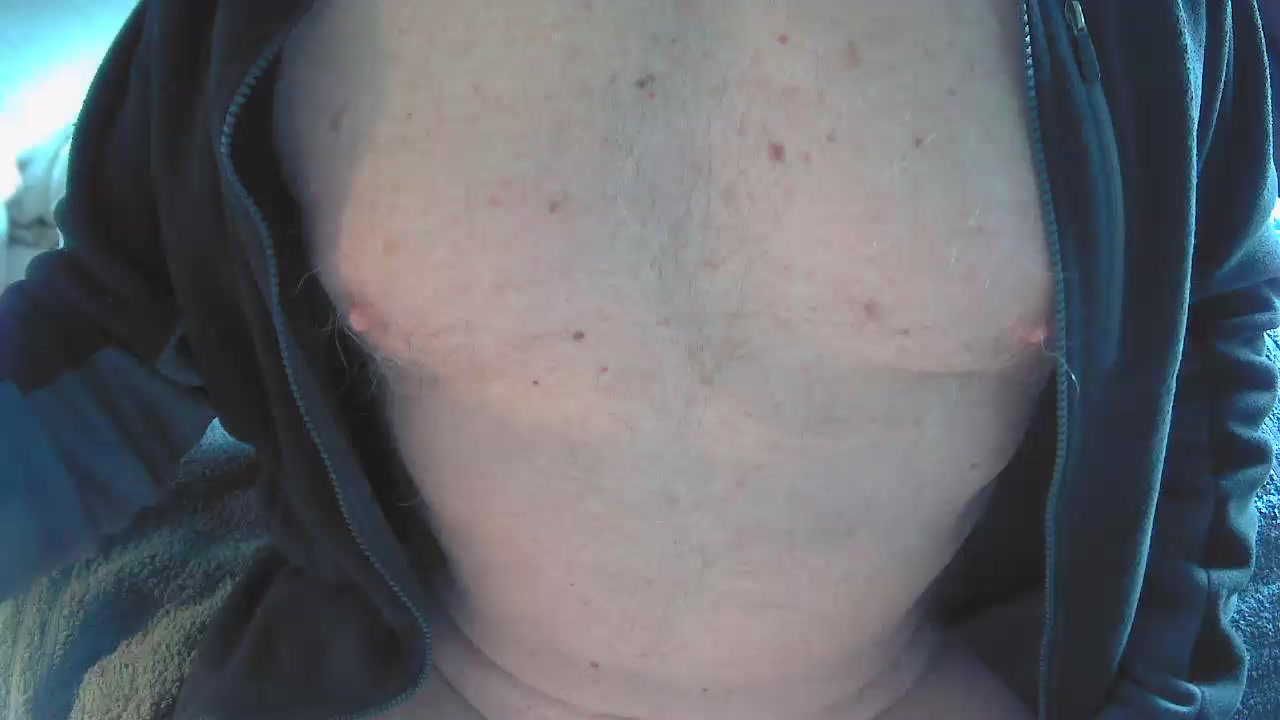 regularlyhot Live Cam Screenshot – 2025-08-05 23:50:17