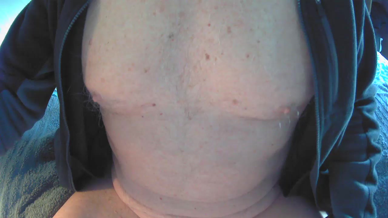 regularlyhot Live Cam Screenshot – 2025-08-06 00:08:09