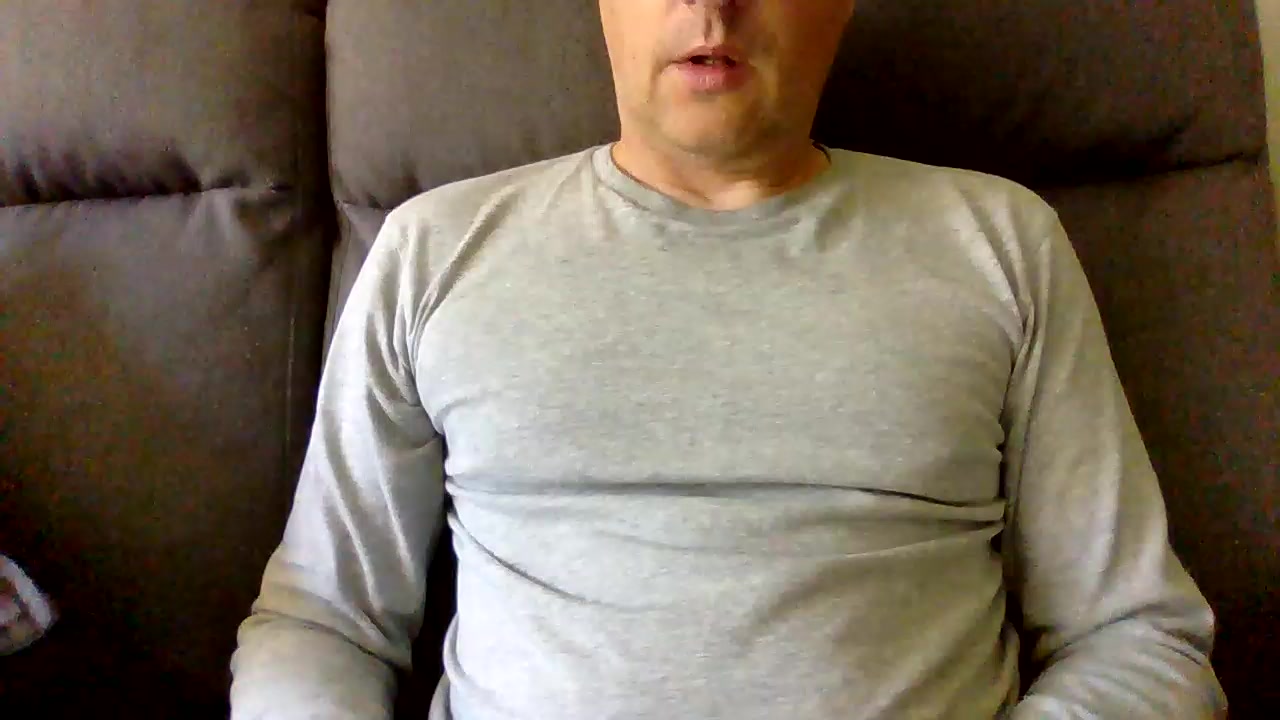 regularrob Live Cam Screenshot – 2025-09-12 09:13:04