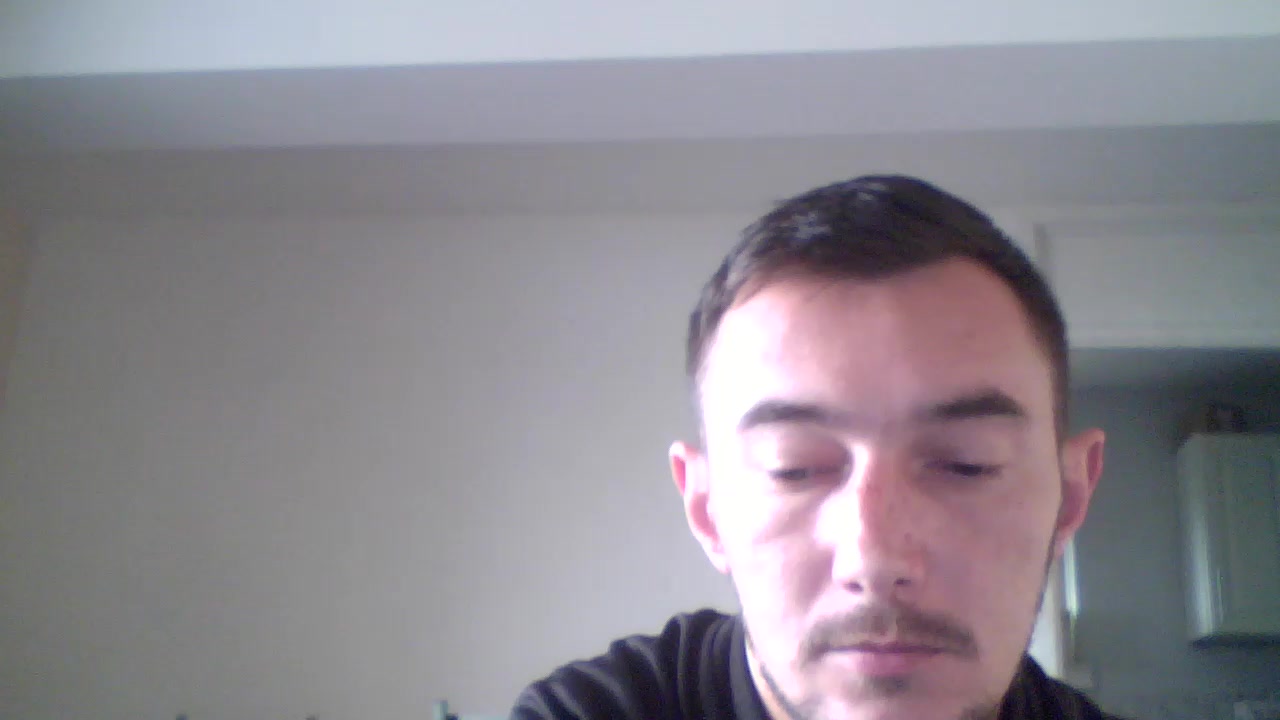 robert9995 Live Cam Screenshot – 2025-08-04 07:45:01