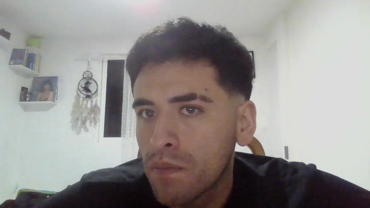 roger5fun Live Cam Screenshot – 2025-08-19 04:48:16