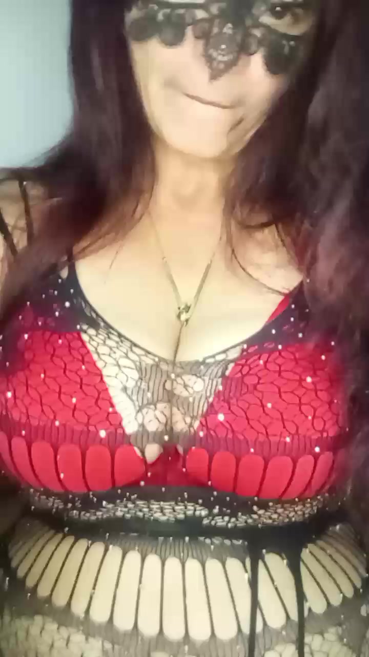 rous37 Live Cam Screenshot – 2025-08-07 21:10:12