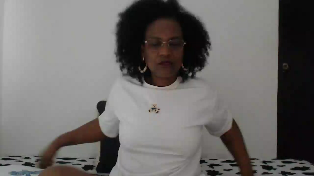 roushlove Live Cam Screenshot – 2025-08-04 14:31:49
