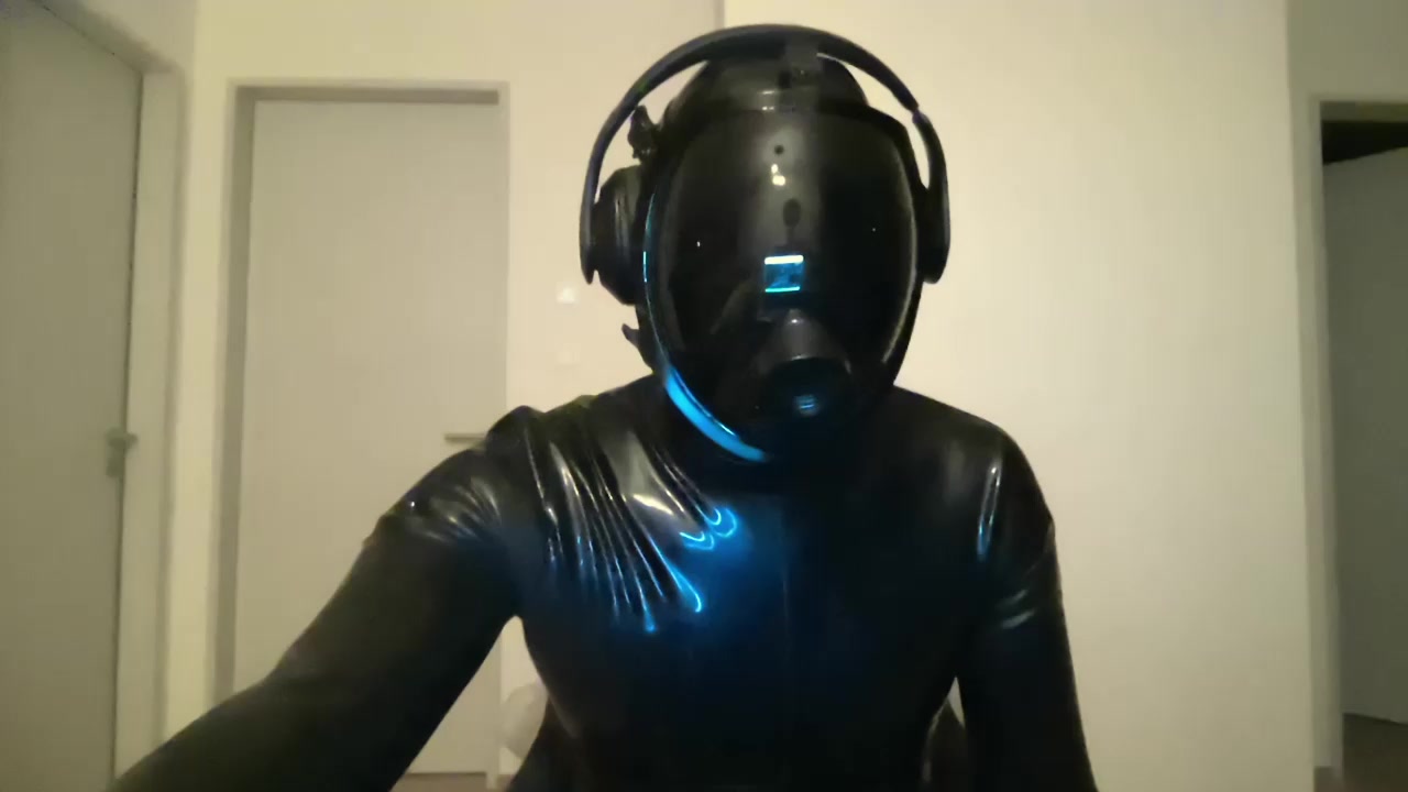 rubbergomperv Live Cam Screenshot – 2025-08-03 21:42:06