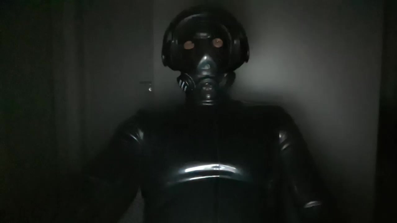 rubbergomperv Live Cam Screenshot – 2025-08-07 20:02:12