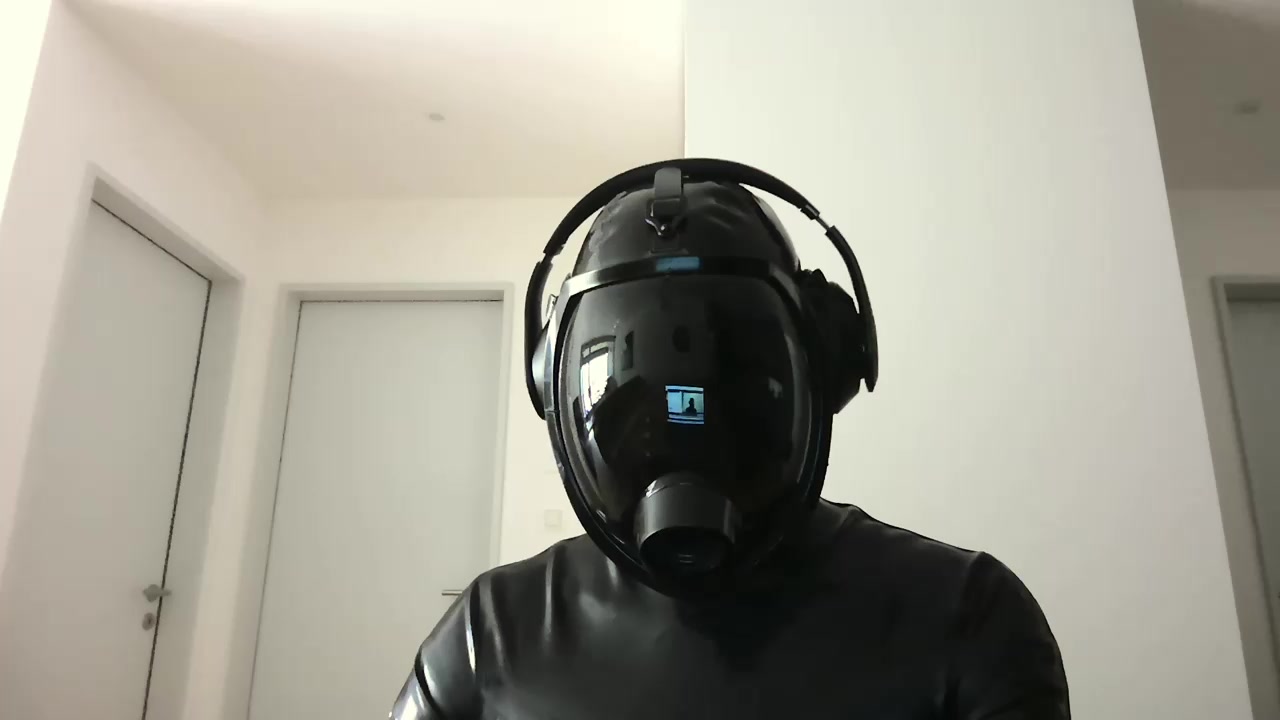rubbergomperv Live Cam Screenshot – 2025-08-16 14:44:36
