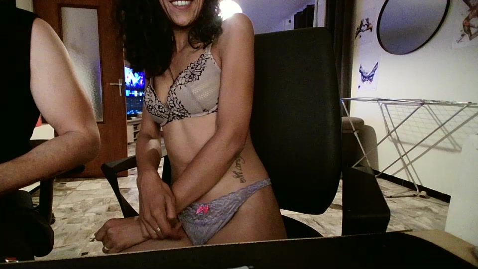 sam07072 Live Cam Screenshot – 2025-08-06 21:27:59