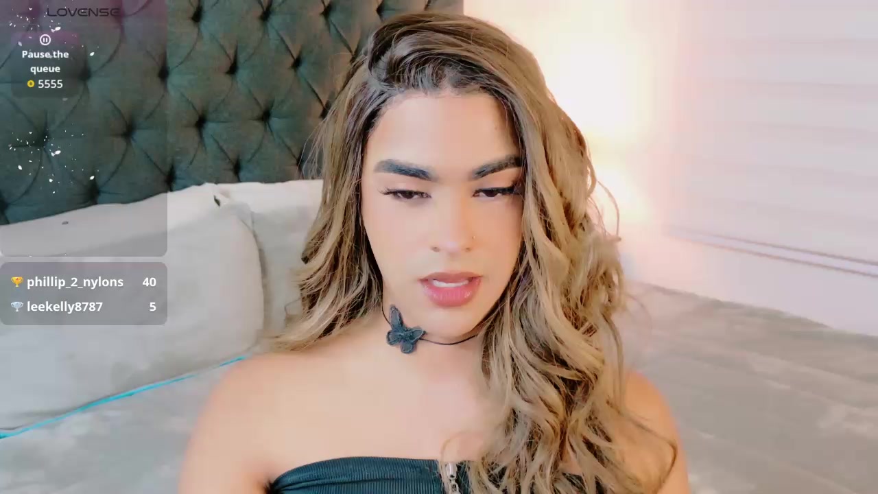 scarlethsweety Live Cam Screenshot – 2025-08-23 01:56:08