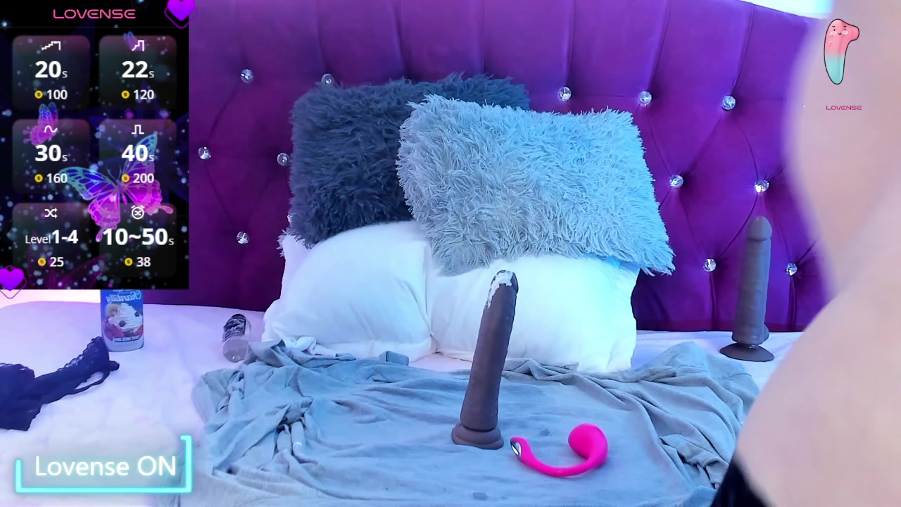 scarlett_blake1 Live Cam Screenshot – 2025-10-14 10:38:41