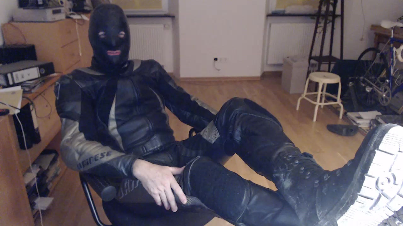 slave0575 Live Cam Screenshot – 2025-08-08 19:41:53