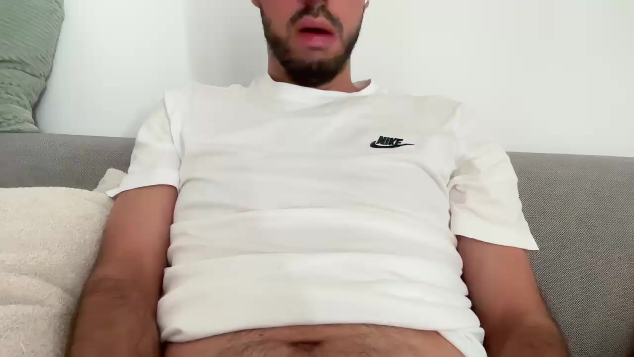 slavebi_84 Live Cam Screenshot – 2025-08-08 14:15:14