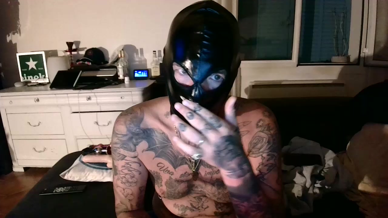 slavedeblake83 Live Cam Screenshot – 2025-09-04 01:02:43