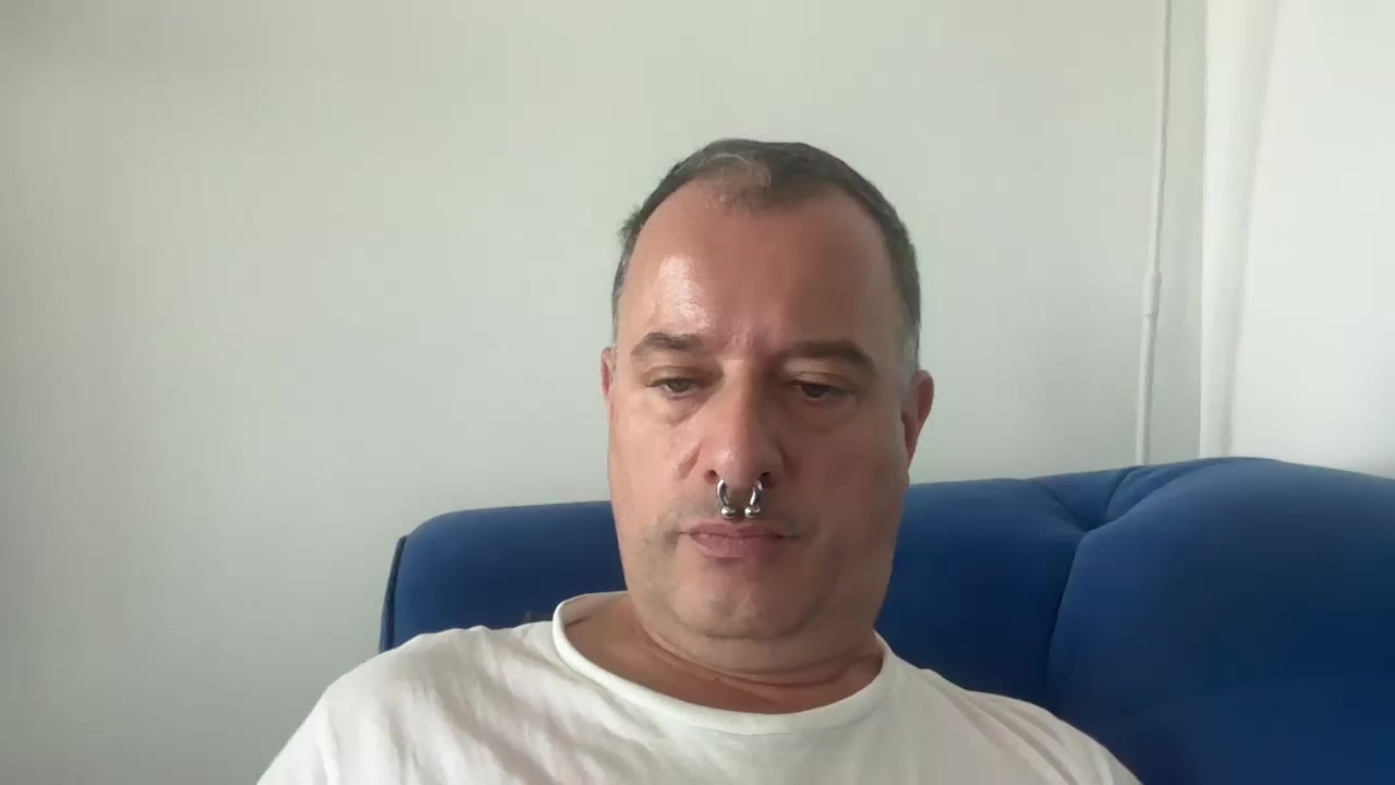 sneakpig Live Cam Screenshot – 2025-08-26 08:58:39