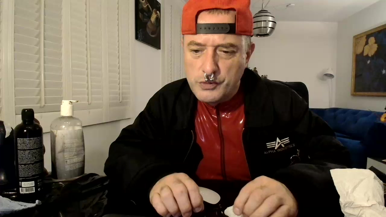 sneakpig Live Cam Screenshot – 2025-10-22 17:29:51
