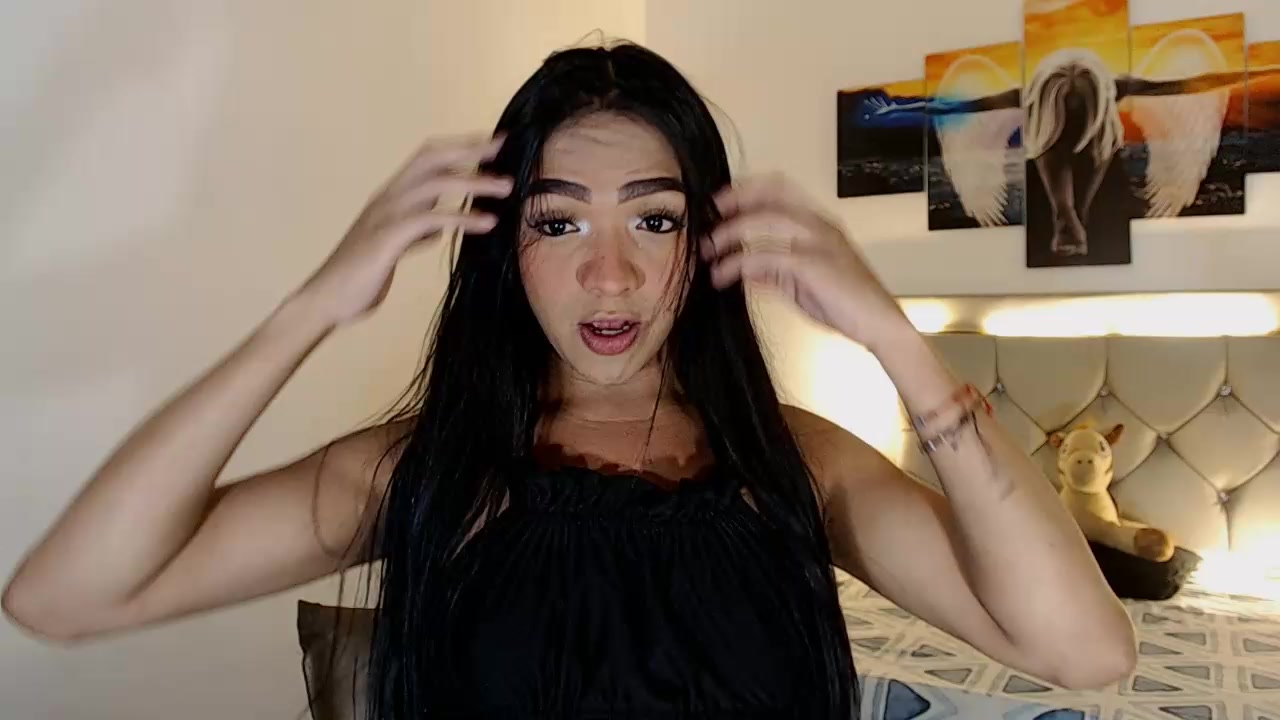 sofiaxdollxxx Live Cam Screenshot – 2025-08-05 03:14:22