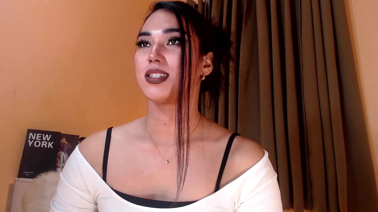 sophia_sweetxxx Live Cam Screenshot – 2025-08-07 14:58:51