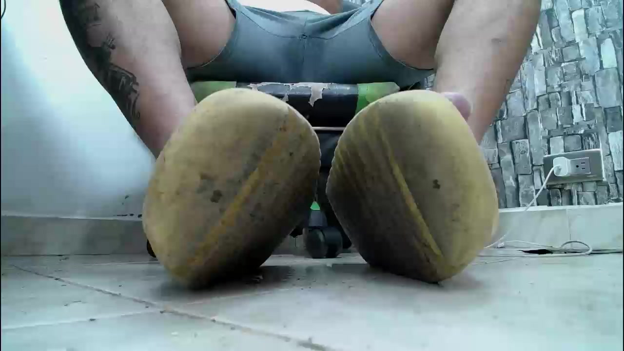 srfindomfeet__ Live Cam Screenshot – 2025-08-08 05:36:26