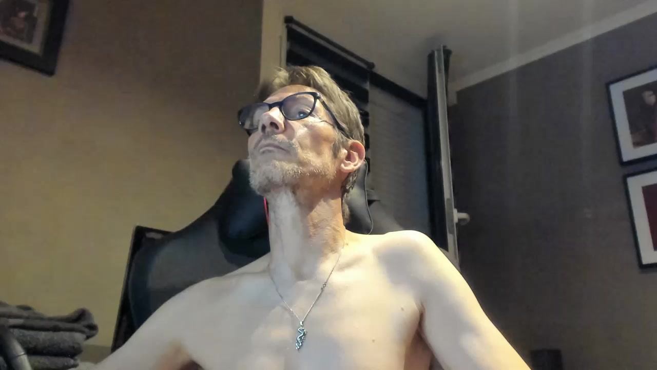 stefan8x Live Cam Screenshot – 2025-08-15 21:30:24