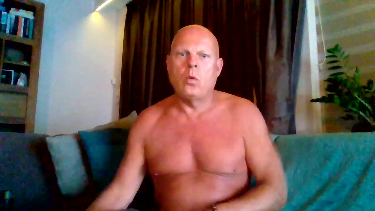 super402 Live Cam Screenshot – 2025-08-06 23:28:52