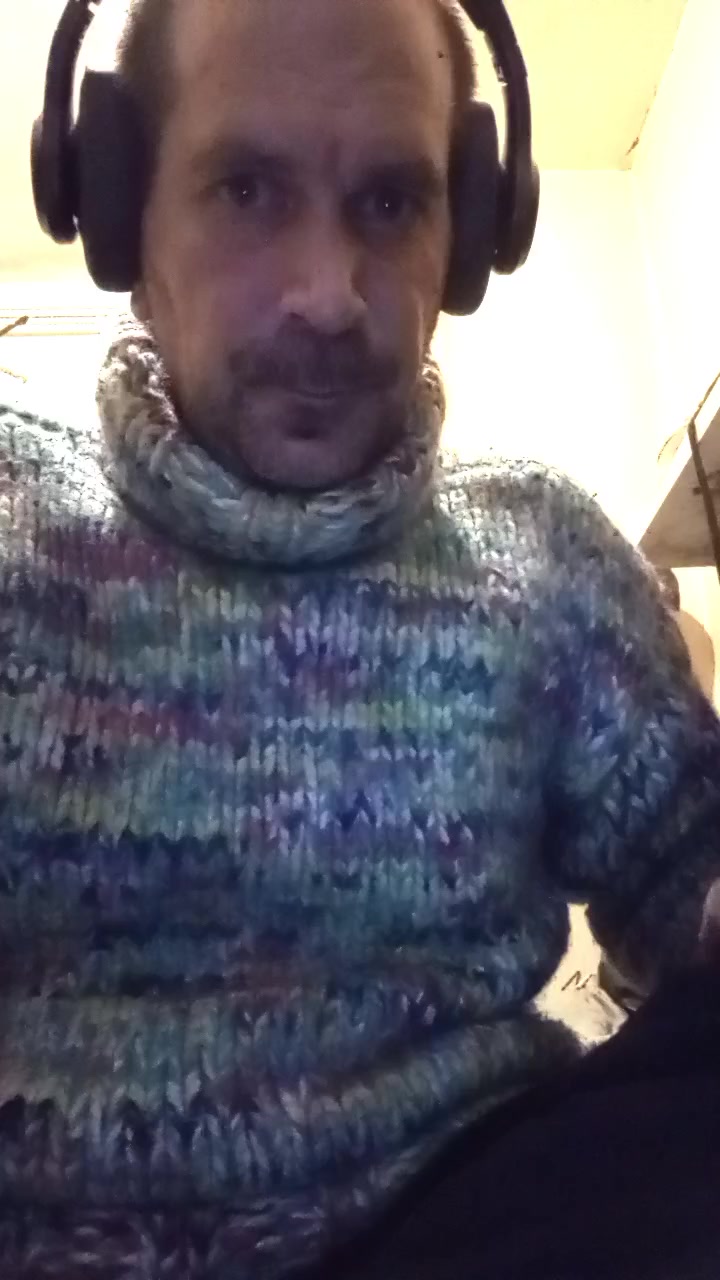 sweaterslut Live Cam Screenshot – 2025-08-05 19:26:32