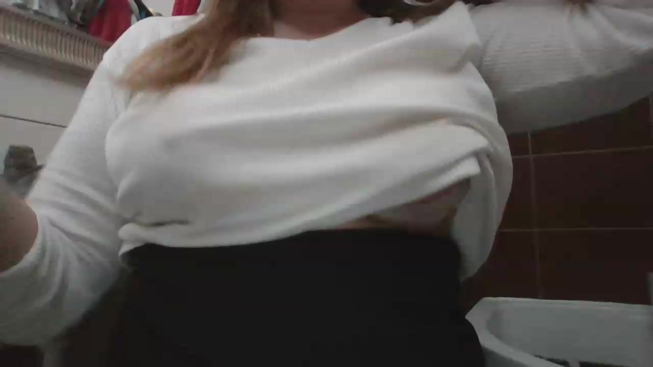 sweetassm Live Cam Screenshot – 2025-08-27 01:32:21
