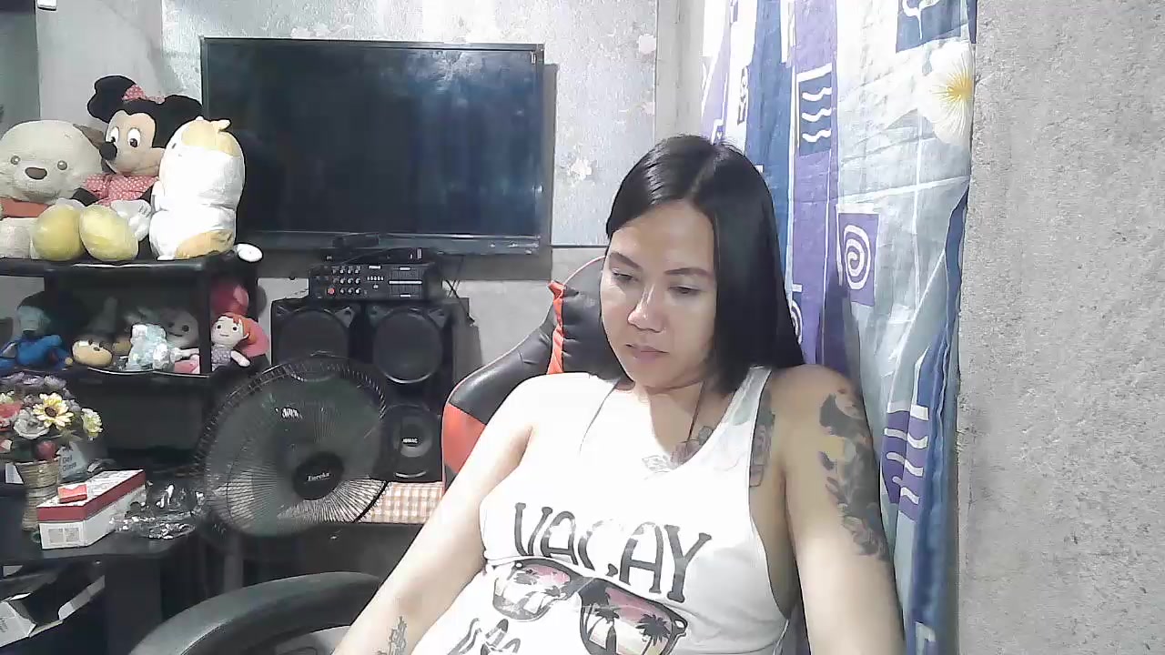 sweetgirl37 Live Cam Screenshot – 2025-10-22 17:28:00