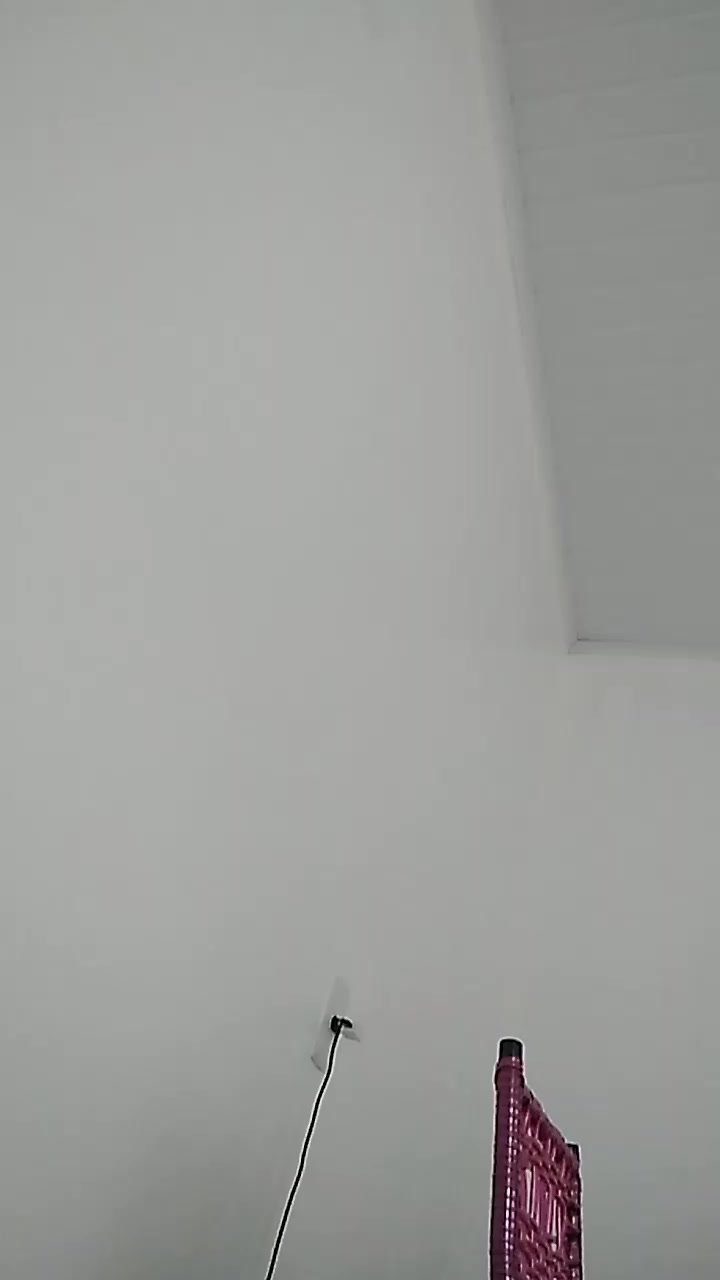 tedy2022 Live Cam Screenshot – 2025-08-12 16:09:14